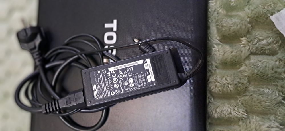 Продам новтбук TOSHIBA