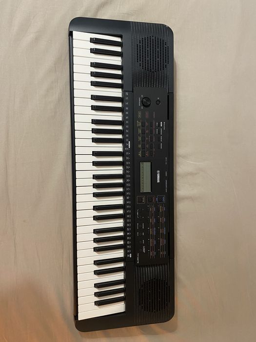 Teclado/piano Yamaha PSR-E273