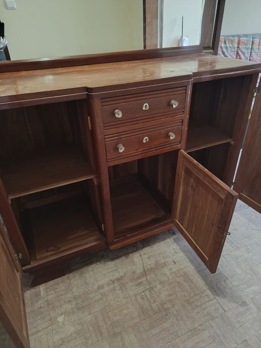 Móvel em madeira maciça + Espelho