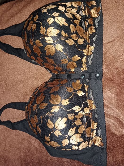 Biustonosz zapinany z przodu