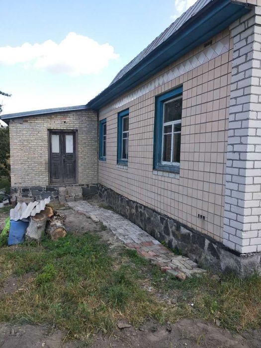 Недобудований будинок в селі Сираї Чернігівської області