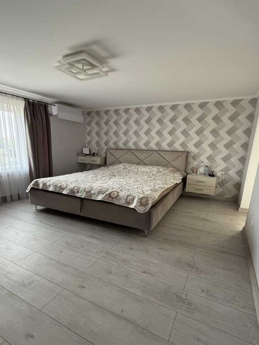 Продам сучасний двоповерховий будинок 180кв.м. з усіма комунікаціями