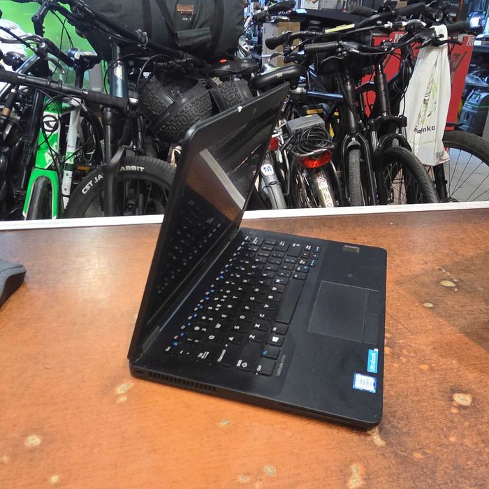 Laptop Dell E7270
