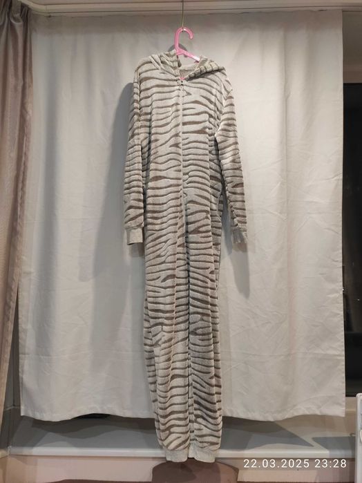 Сіра всесезона піжама Кігурумі / Зебра