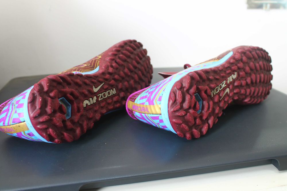 Продам сороканожки Nike mercurial 40,5 розмір.Оригінал.