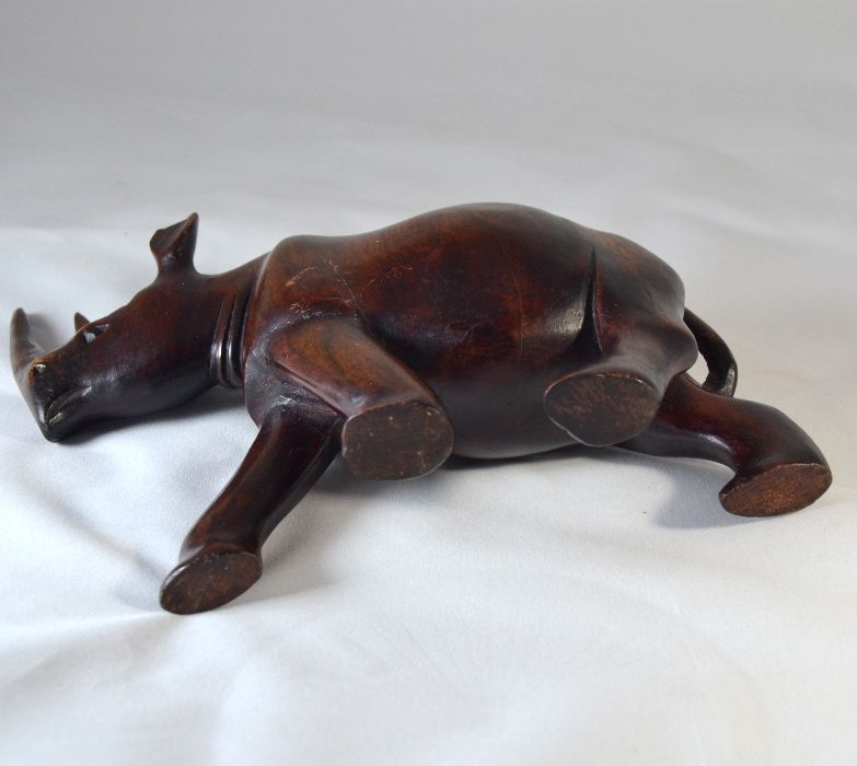 Escultura Vintage de Rinoceronte em madeira exótica