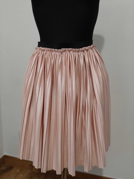 Plisowana, połyskująca spódnica w kolorze pudrowego różu, XS/S/M