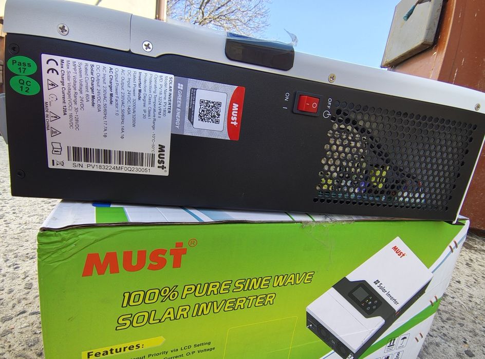 Гібридний сонячний інвертор MUST PV18-3224 VPM II Gen 2, 3200W, 24V