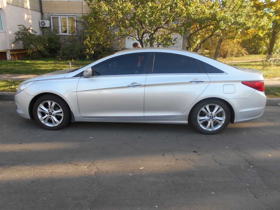 Hyundai Sonata OFFICIAL 2011