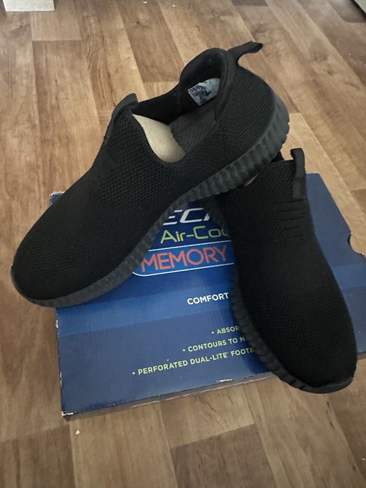 Skechers  сліпони р 39
