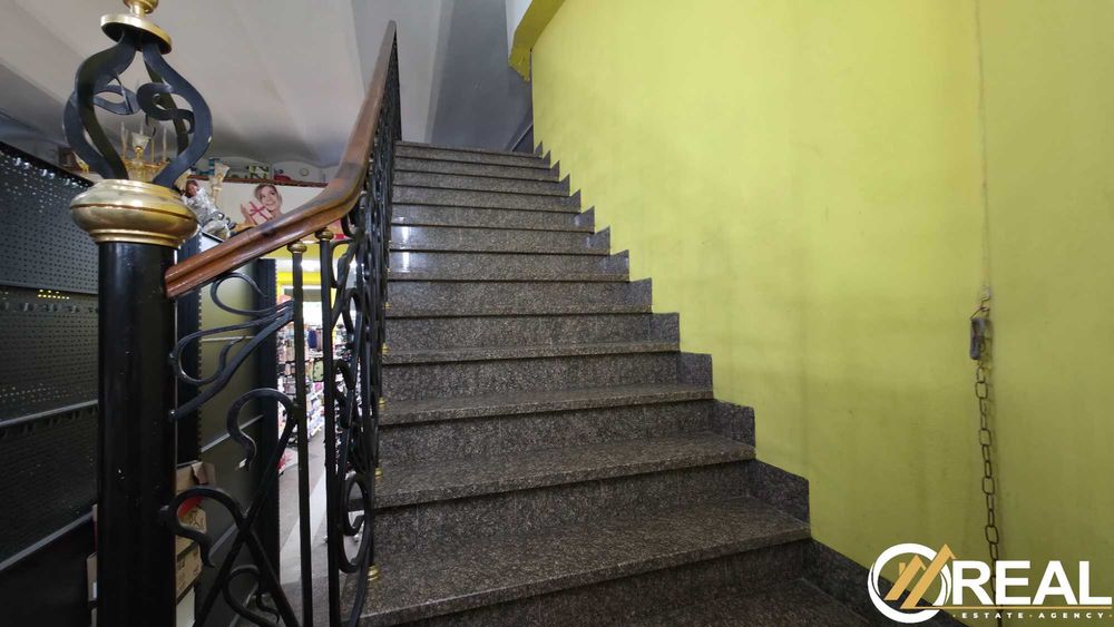 Продаж унікального торгового приміщення в центрі Луцька(вул.Л.Українки 32)