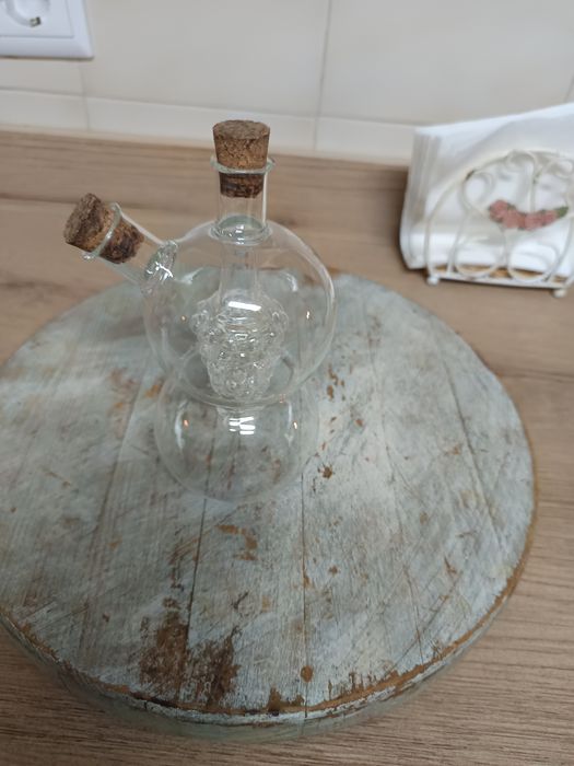 Galheteiro ,em vidro,formato"Cacho uvas"