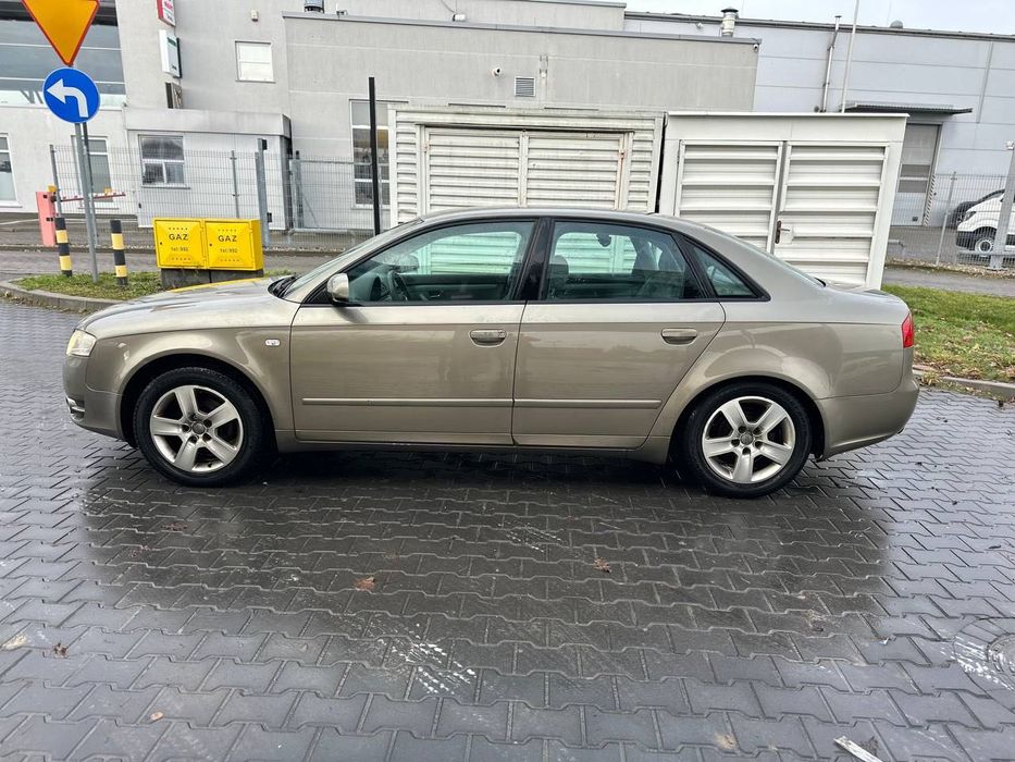 Audi a4 b7 1.6 LPG ekonomiczne autko zadbane