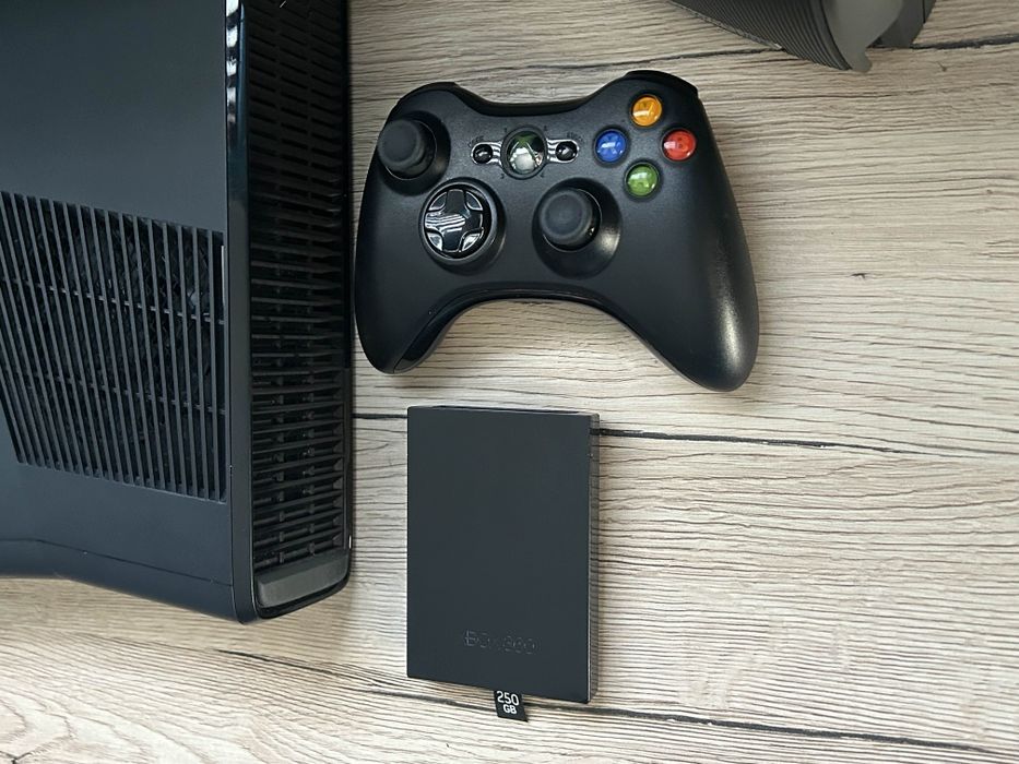 Konsola Xbox 360 Slim Zestaw Dysk Kinect Pad Super Stan RGH