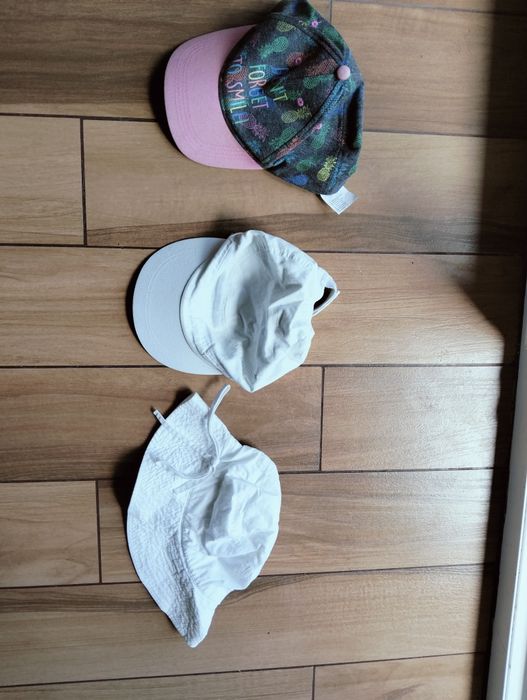Zestaw czapek plus kapelusz na słońce 8-12 lat
