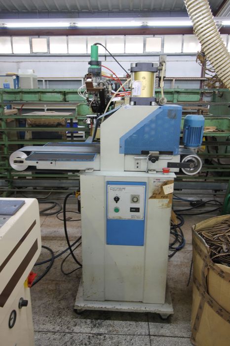 Máquina de prensar viras