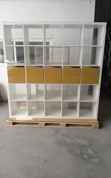 Estante IKEA KALLAX 182x182 branca c/ 5 portas, excelente estado