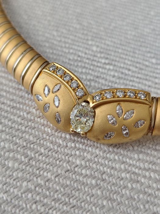 Sprzedam luksusową złotą kolię z lat 60. z brylantem 1.32 ct. – unikat