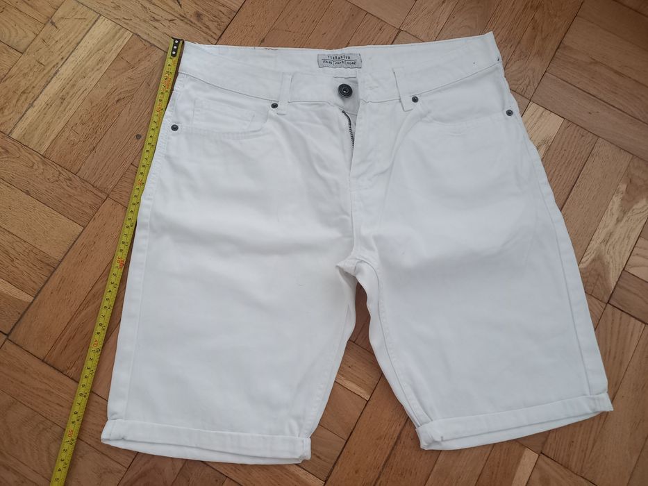 Продам шорты джинсовые Аrgo белые р S