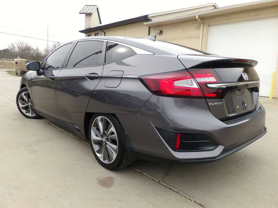 Honda Clarity Plug-In Hybrid      2018
