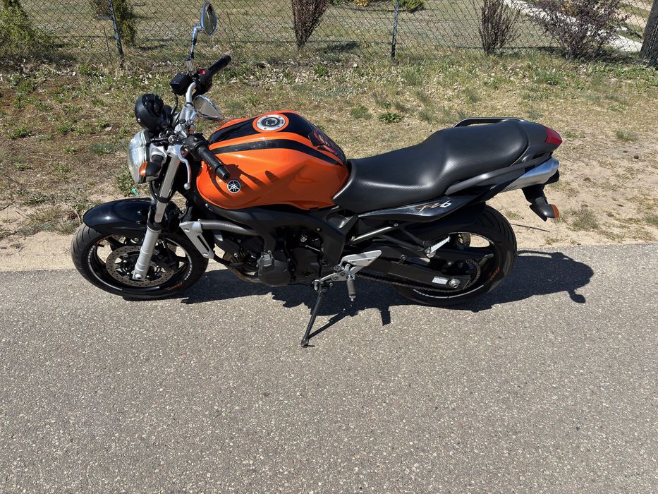 Motocykl Yamaha FZ6N
