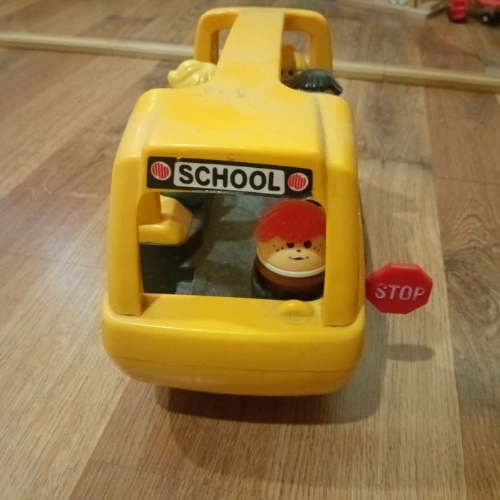 Автобус, шкільний автобус