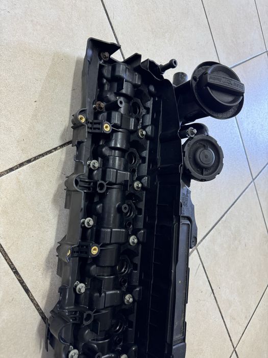Tampa de valvulas bmw F10 F11 M550d