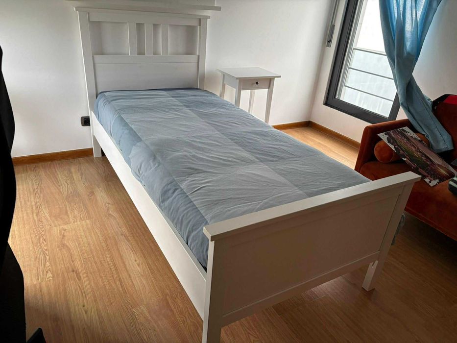 Cama solteiro IKEA HEMNES + estrado
