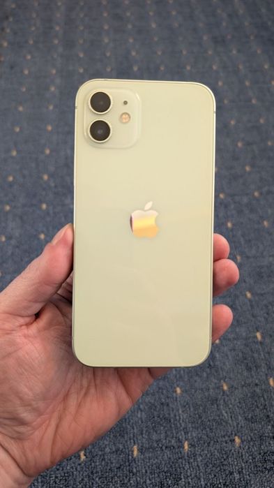 Iphone 12 на 64гб,рабочий.