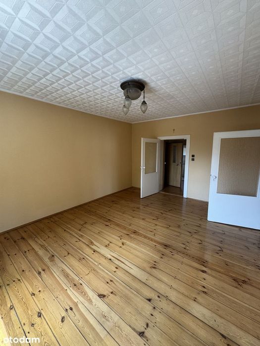 Dom (140 + 80 m²), dwa niezależne lokale, gotowe do zamieszkania.