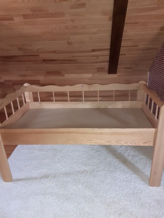 Ліжко дерев'яне,дитяче