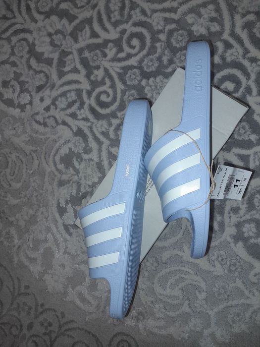 Шльопанці, пантолети Adidas