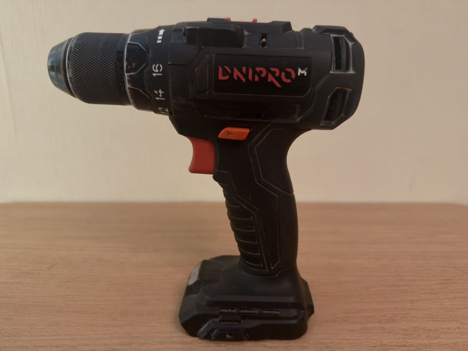 Продам надежный комплект аккумуляторного инструмента Dnipro-M