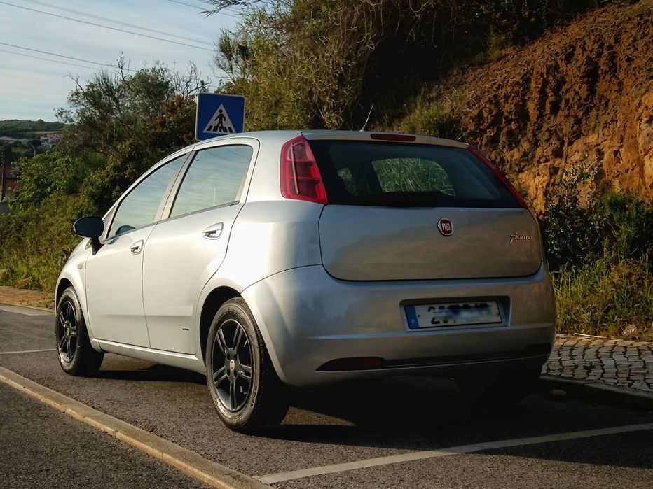 Fiat Grande Punto 1.3 MultiJet - Diesel - 5 Lugares - 5 Portas