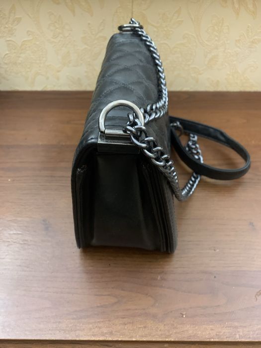 Гарна сумочка , чорна шкіра