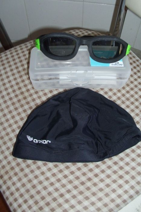 Óculos de Marca Nabaji e Touca Preta ankor Novos