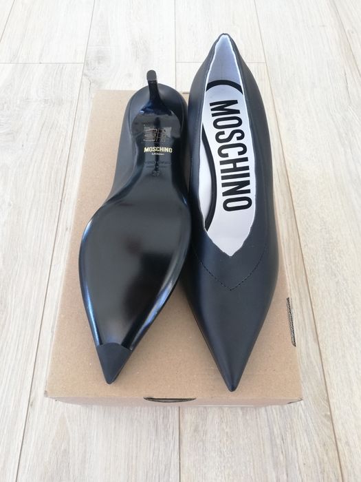 Czółenka Moschino