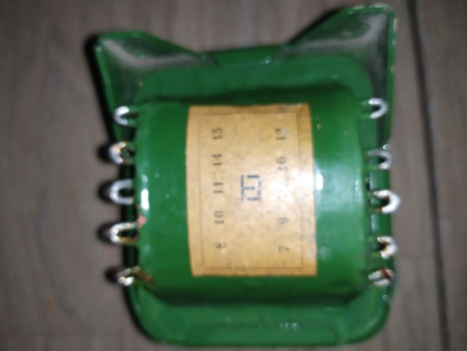 Трансформатор советский тн61-127/220-50,в отл.состоянии