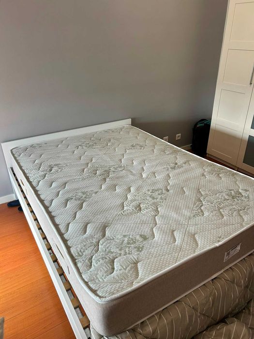 Colchão — 140x200 cm | Como novo, em excelente estado.