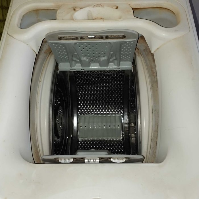 Пральна машина з верхнім завантаженням