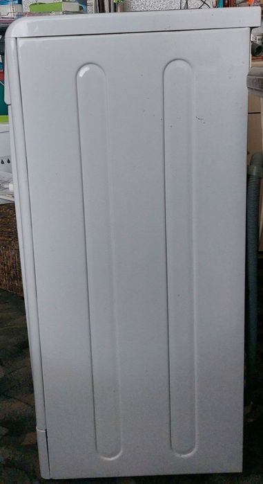 Продам стиральную машину индезин indesit