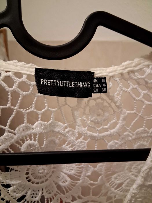 Vestido Prettylittlething e biquínis Shein.