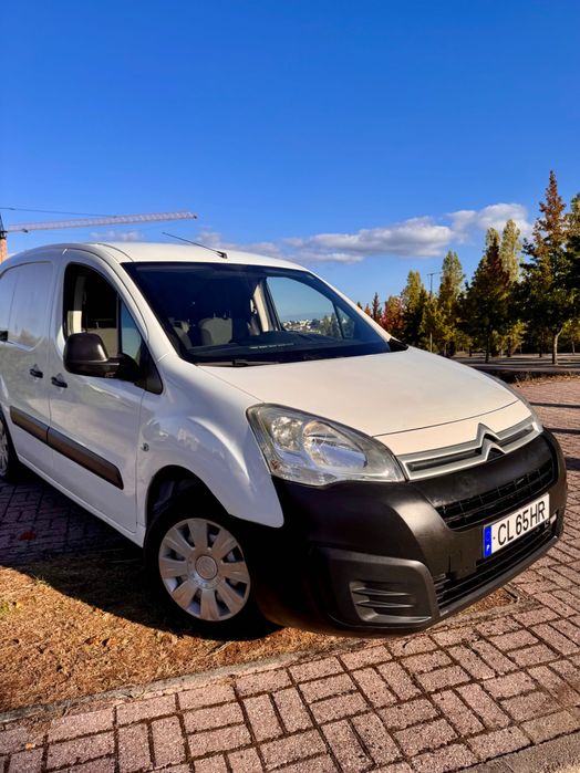 Citroen Berlingo 1.6 HDI | 75 CV | 2017 | 3 Lugares | AC | Revisão Feita