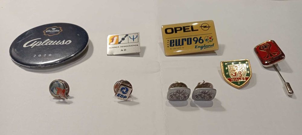 Pins variados...