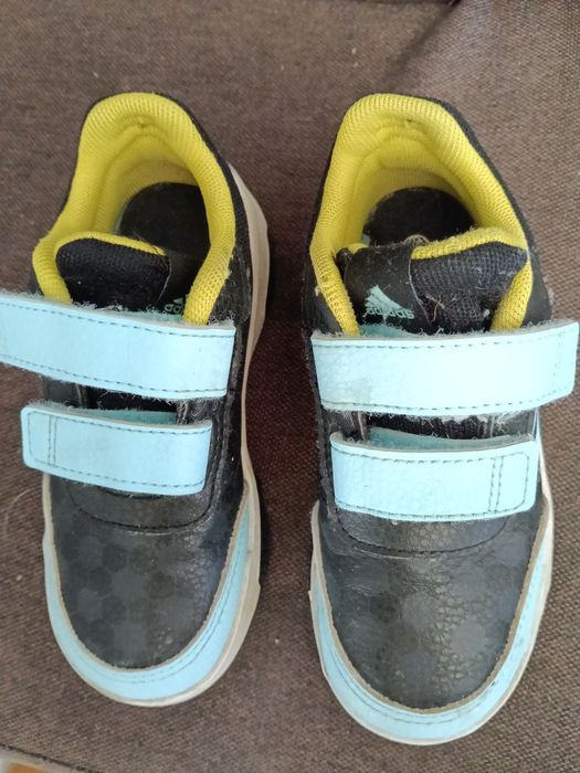 Buty chłopięce adidasy rozmiar 26