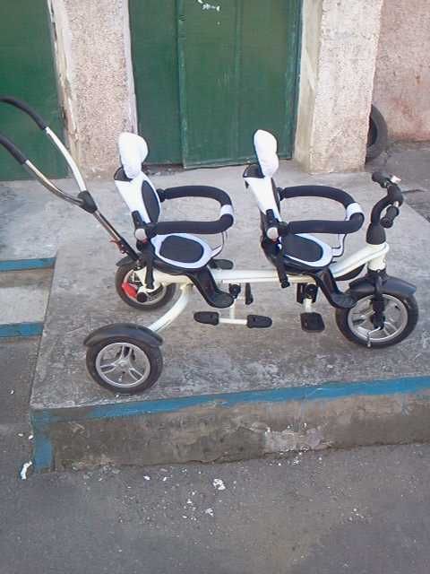 Коляска велосипед для двойни