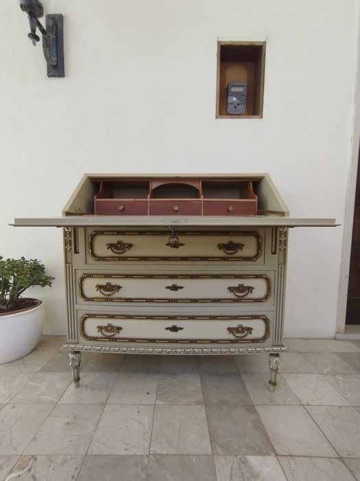Cómoda/Escrivaninha estilo Louis XV