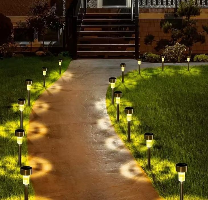 Сонячні садові ліхтарі