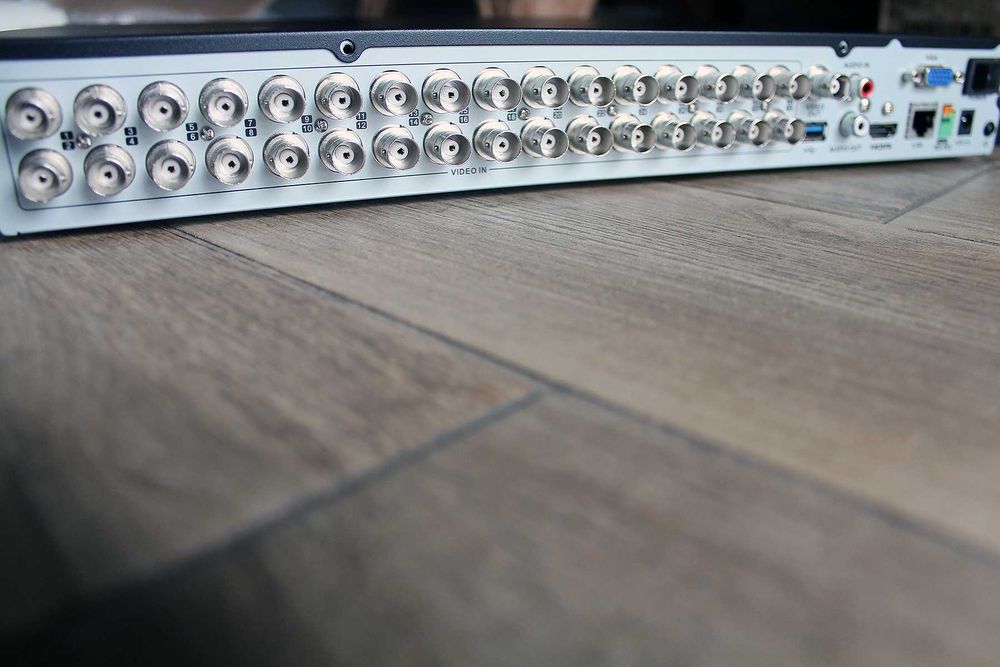 32х канальный видеорегистратор Hikvision DS-7232HQHI-K2 •8IP или 40IP•