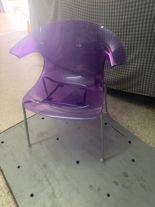 Vendo 5 cadeiras em acrilico